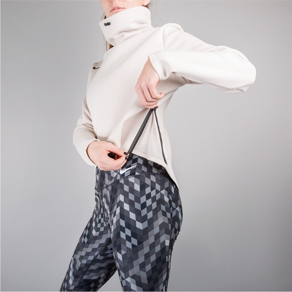 Nike Dry Fit Therma sweat top. Reversible front to back - Picture 1 of 7